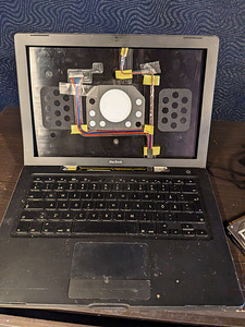 Apple ekraan Cinema display ja vanad sülearvutid (3 foto / 4)