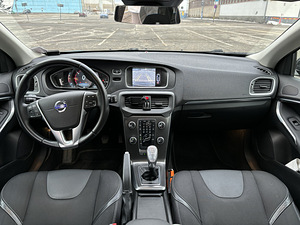 Volvo V40 1.6d мануал (10 фото из 15)