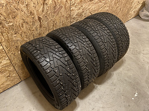 235/55/17 Pirelli naastrehvid 4tk (1 foto / 7)