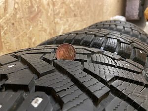 235/55/17 Pirelli naastrehvid 4tk (5 foto / 7)