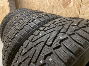 235/55/17 Pirelli naastrehvid 4tk (6 foto / 7)