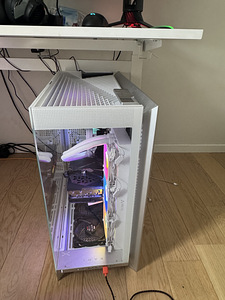 Компьютер rtx4080 r7 9800x3d (2 фото из 7)