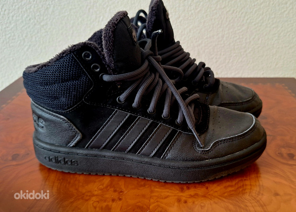 Кроссовки Adidas