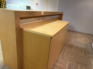 Vastuvõtulaud / reception desk LED-valgustusega (3 foto / 6)