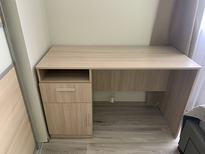 Kirjutuslaud/ письменный стол (1 foto / 3)