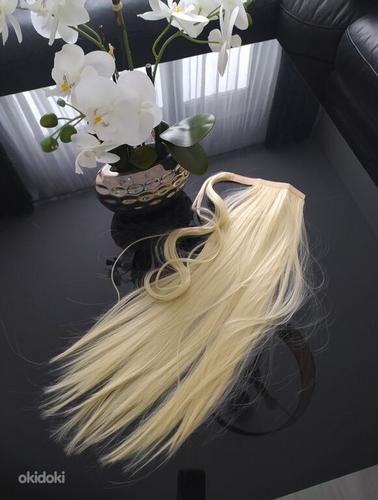 Светлые волосы с конским хвостом, длина 60 см (фото #7)
