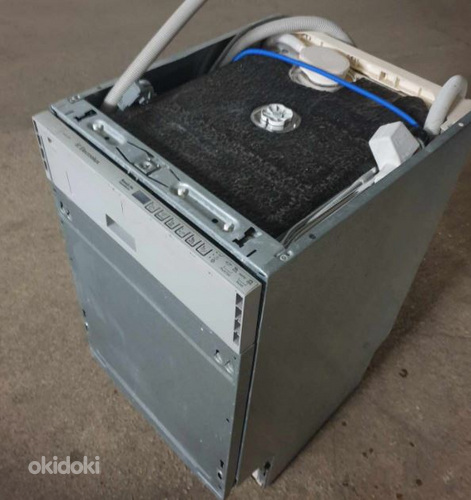 Посудомоечная машина Electrolux узкая (фото #1)