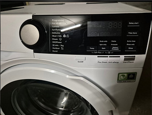 Pesumasin Aeg L8FSE944E 9kg 1400p/min (3 foto / 7)