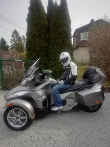 CAN AM SPYDER RT 2012 (1 фото из 9)