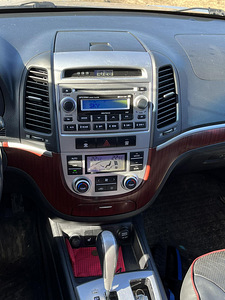 Hyundai Santa Fe (3 foto / 8)
