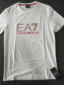 EA7 / Emporio Armani (2 foto / 3)