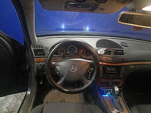 MB E220CDI Automaat (7 foto / 9)