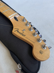 Elektrikitarr Fender Stratocaster (2 foto / 5)