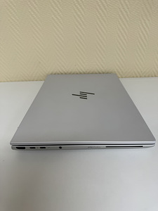 HP EliteBook 8G1i 14 (3 foto / 6)