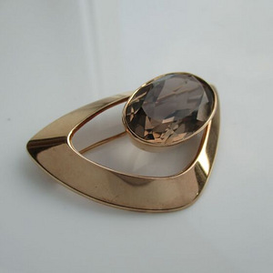Suitsukvartsiga kullast pross,rinnaehe 585/K14, kaal 7,2 gr. (1 foto / 3)