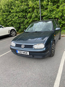 Müün auto Volkswagen Golf 4 (1999) (2 foto / 12)