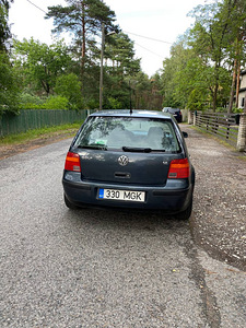 Müün auto Volkswagen Golf 4 (1999) (5 foto / 12)