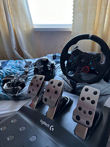 Logitech g29 mängurool + käigukang + käsipidur (1 foto / 3)