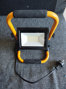 LED Прожектор (1 фото из 2)