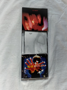 Müüa The Cure ametlik kaup/Selling The Cure's merch (2 foto / 3)
