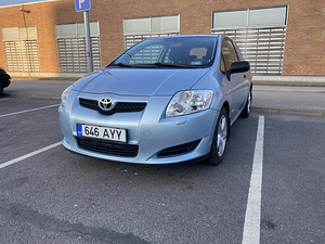 Toyota Auris 2007 1.4 71кВ coupe / light blue (3 фото из 5)