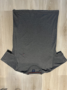 Футболка Tommy Hilfiger (1 фото из 2)