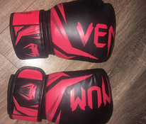 Боксерские перчатки Venum N10
