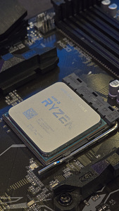 Ryzen 7 5800x + Gigabyte B550 Gaming X V2 (3 foto / 5)