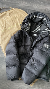 Burberry puffer (1 foto / 4)