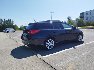 Toyota Auris (4 foto / 8)