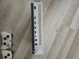 Xbox one s +kinect +games (5 foto / 7)