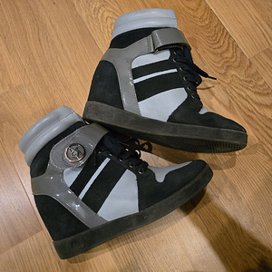Armani jeans naiste saapad (1 foto / 3)