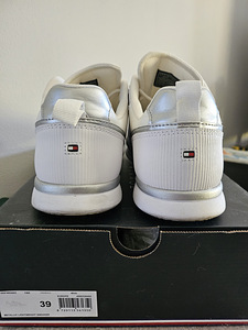 Кроссовки Tommy Hilfiger (2 фото из 4)