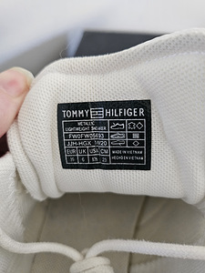Кроссовки Tommy Hilfiger (4 фото из 4)
