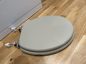 WC iste, prill-laud (1 foto / 5)