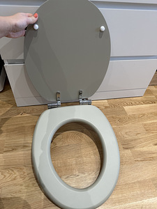 WC iste, prill-laud (2 foto / 5)