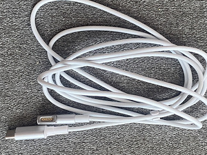 Зарядка для MacBook