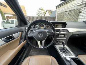 Mercedes-Benz C220 2.1CDI 125kw 2011 (5 foto / 9)