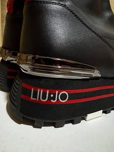 LUI JO (2 foto / 4)
