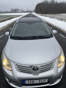 Toyota Avensis (3 foto / 10)