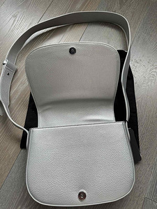 Новая сумка Armani Exchange. Сумка через плечо среднего размера. С (5 фото из 6)