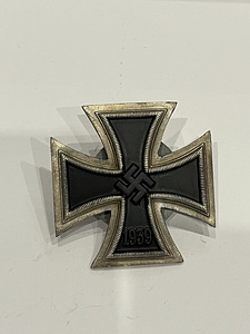 Немецкий знак (1 фото из 2)