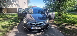 Opel Astra J 2011 Sports Tourer (4 foto / 13)