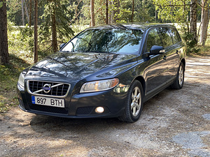 Volvo V70 (9 foto / 15)