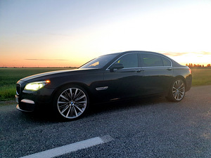 BMW F02 750IL 2012 330kw m-pakett (5 foto / 9)