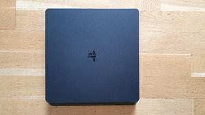 PS4 Slim 1 ТB + 2 пульта + Камера + 5 игр (6 фото из 7)