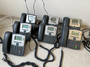 Linksys Cisco IP Phone SPA504G ja SPA303 (3 foto / 3)