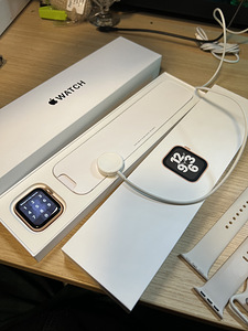 Apple Watch SE 40mm (Rose Gold Aluminum) (4 foto / 5)