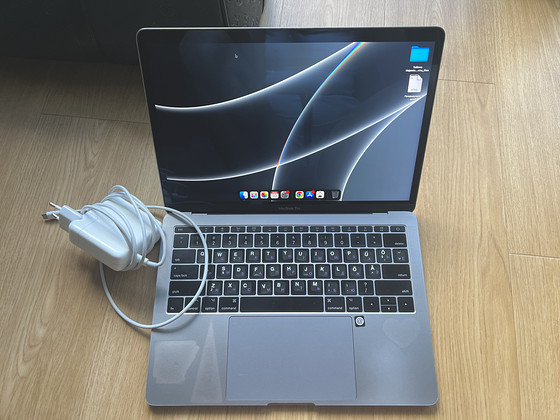 MacBook Pro 13” 2017 | Intel Core i5 | 8 GB RAM | 256 GB SSD