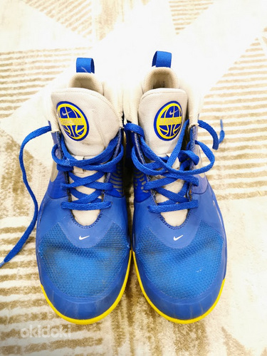 Баскетбольные кроссовки NIKE, размер 38,5 (фото #2)